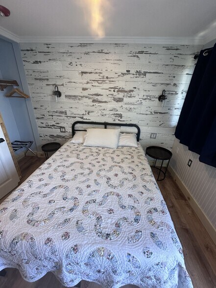 More Photos Of 430 S C St, Virginia City Hotel For Sale