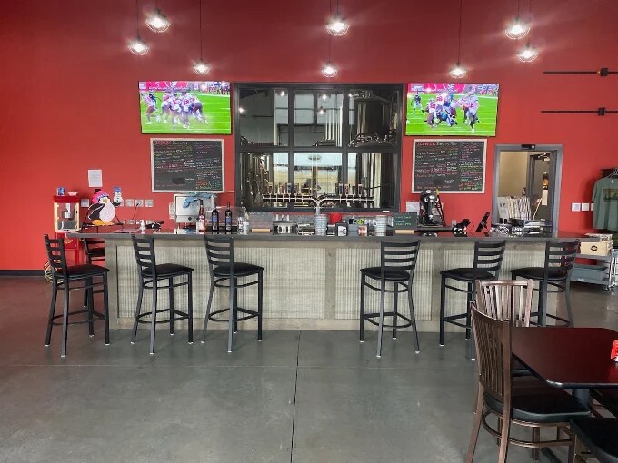 More Photos Of 2470 Henderson Loop, Richland Bar For Sale