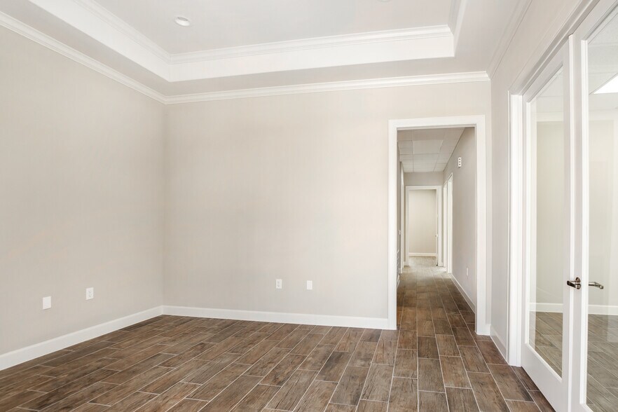 More Photos Of 855 Rockmead Dr, Kingwood Office For Lease