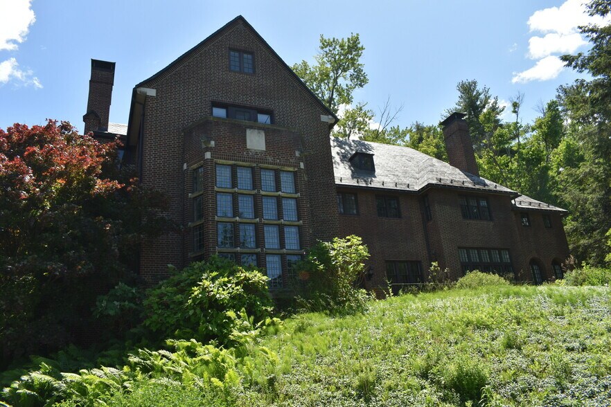 Primary Photo Of 9 Park Pl, Corning Specialty For Sale