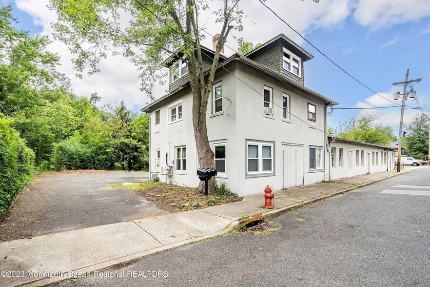 More Photos Of 27 Boud Avenue, Farmingdale Warehouse For Lease