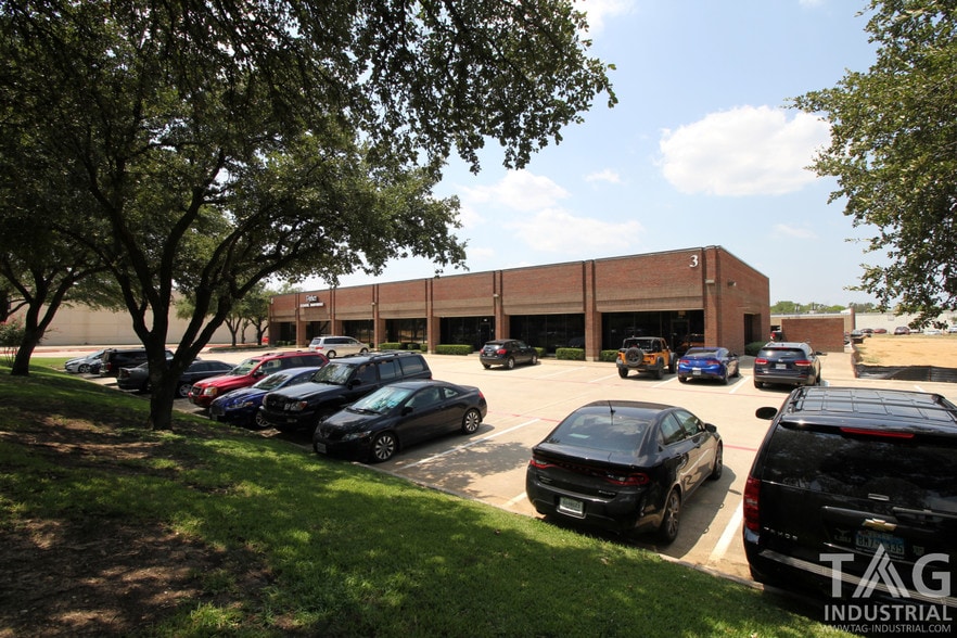 More Photos Of 1611 N Interstate 35E, Carrollton Research And Development For Lease