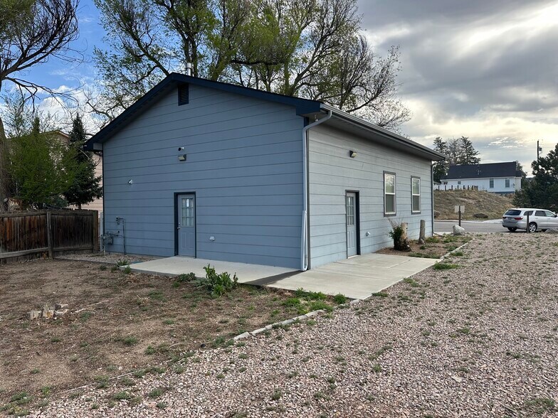 More Photos Of 17 S Cantril St, Castle Rock Lodge Meeting Hall For Sale