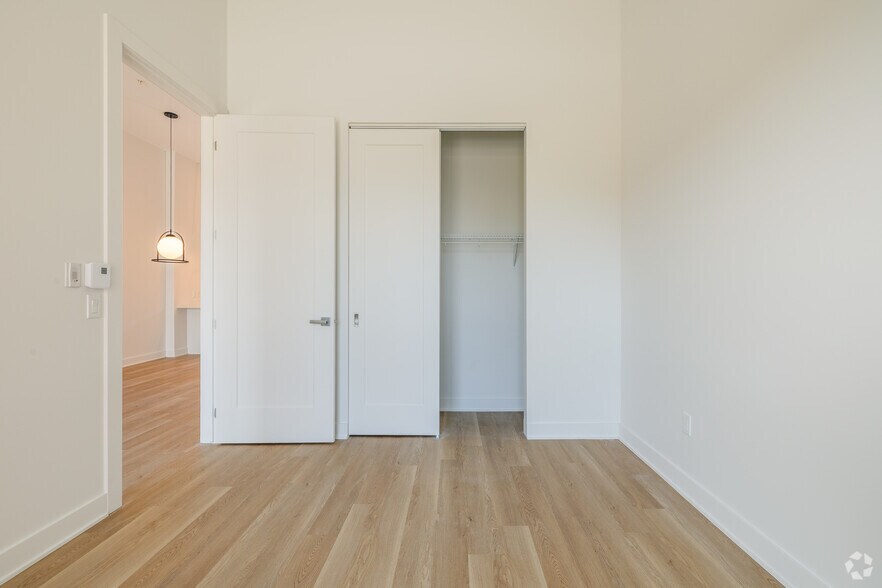 More Photos Of 5200 St De La Savane, Montréal Apartments For Lease