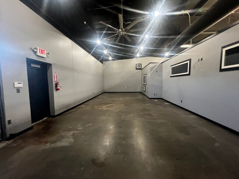 More Photos Of 101 W Shrader St, Liberty Manufacturing For Lease