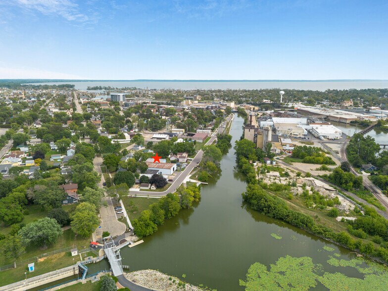 More Photos Of 100 Water St, Menasha General Retail For Sale