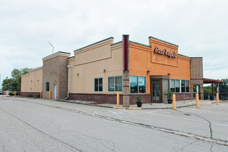 More Photos Of 2423 N Kossow Rd, Waukesha Restaurant For Sale