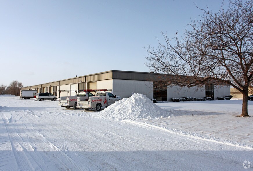 More Photos Of 4901-4917 F St, Omaha Warehouse For Lease