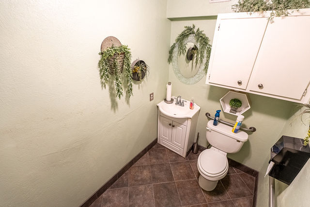 More Photos Of 491 Menlo Ave, Hemet Warehouse For Sale