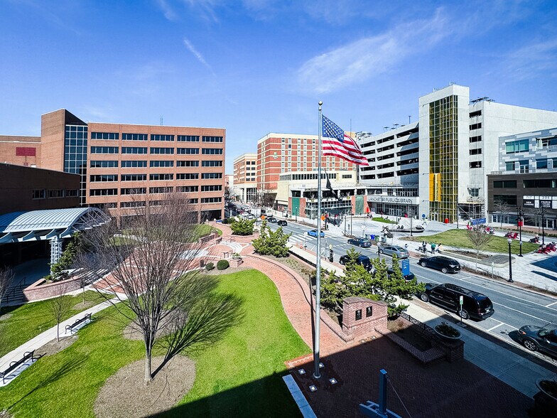 More Photos Of 100 N Queen St, Lancaster Office For Sale