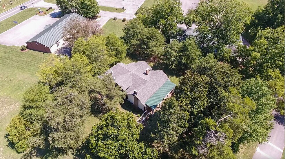 More Photos Of 219 Old Mill Rd, Winchester Office For Sale
