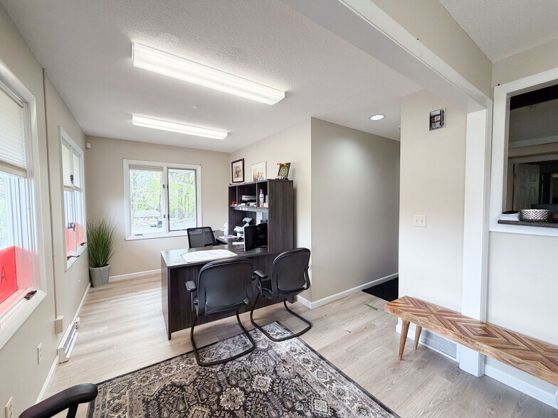 More Photos Of 258 Middle St, Bristol Medical For Sale