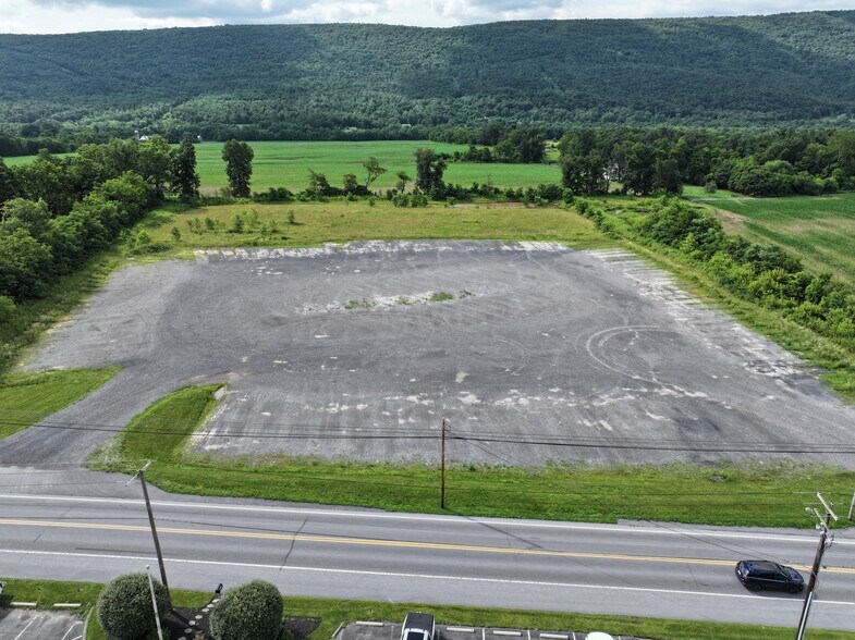 More Photos Of 12393 William Penn Hwy, Thompsontown Unknown For Lease