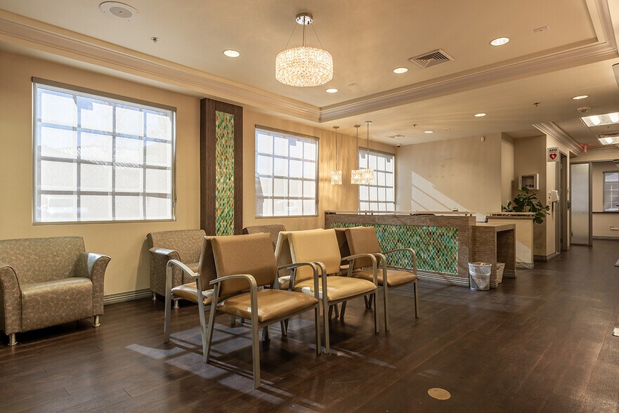 More Photos Of 3235 E Warm Springs Rd, Las Vegas Office For Lease