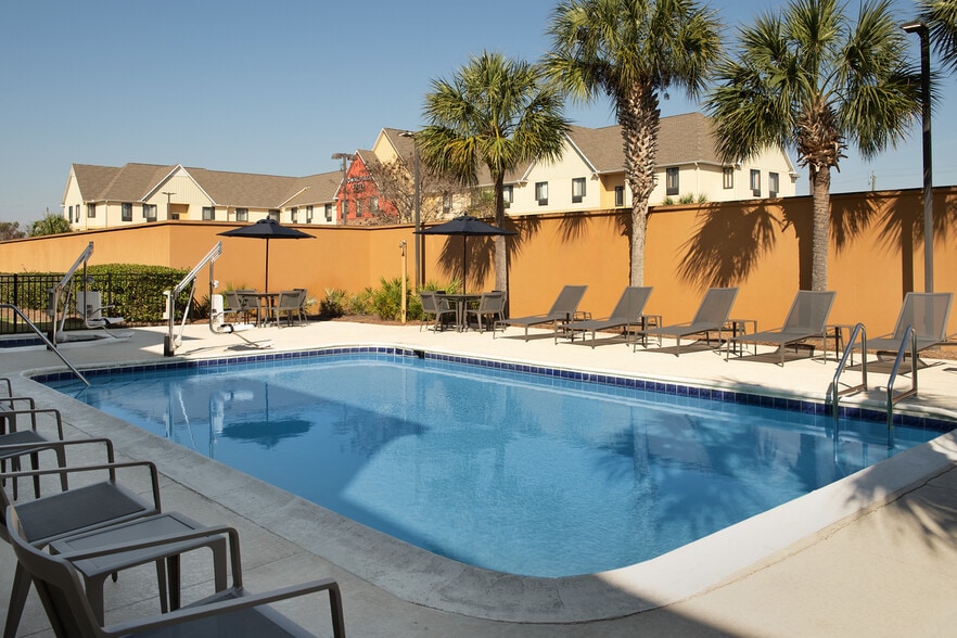 More Photos Of 905 E 23rd Pl, Panama City Hotel For Sale