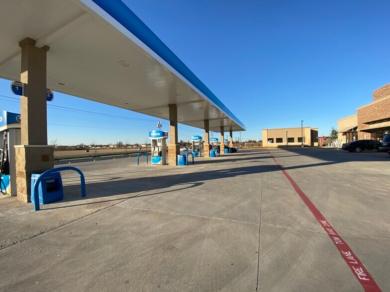 More Photos Of 6081 FM 1660, Hutto Service Station For Lease