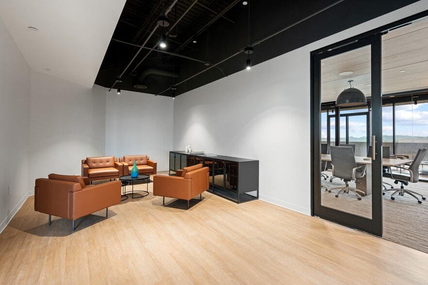 More Photos Of 3340 Perimeter Hill Dr, Nashville Office For Sale