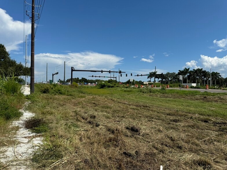 More Photos Of 6924 Old Big Bend Rd, Gibsonton Medical For Sale