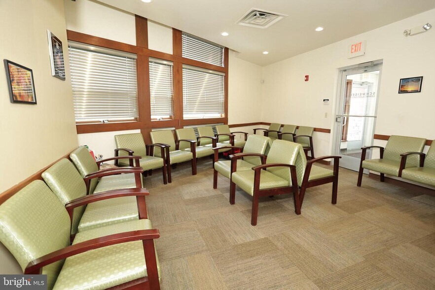 More Photos Of 399 Front St, Elmer Medical For Lease
