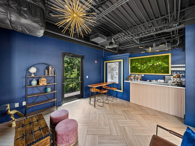 More Photos Of 990 Broadway, Dunedin Restaurant For Lease