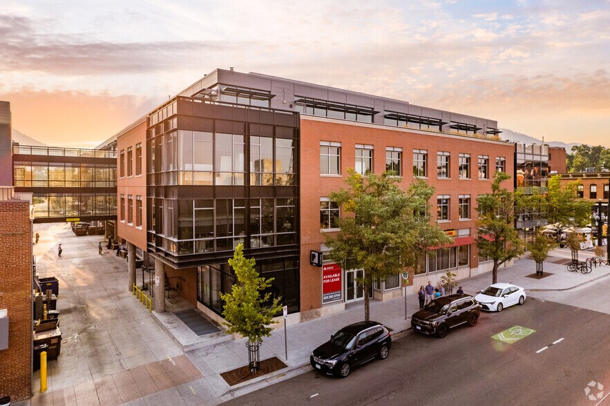 More Photos Of 1048 Pearl St, Boulder Office For Lease