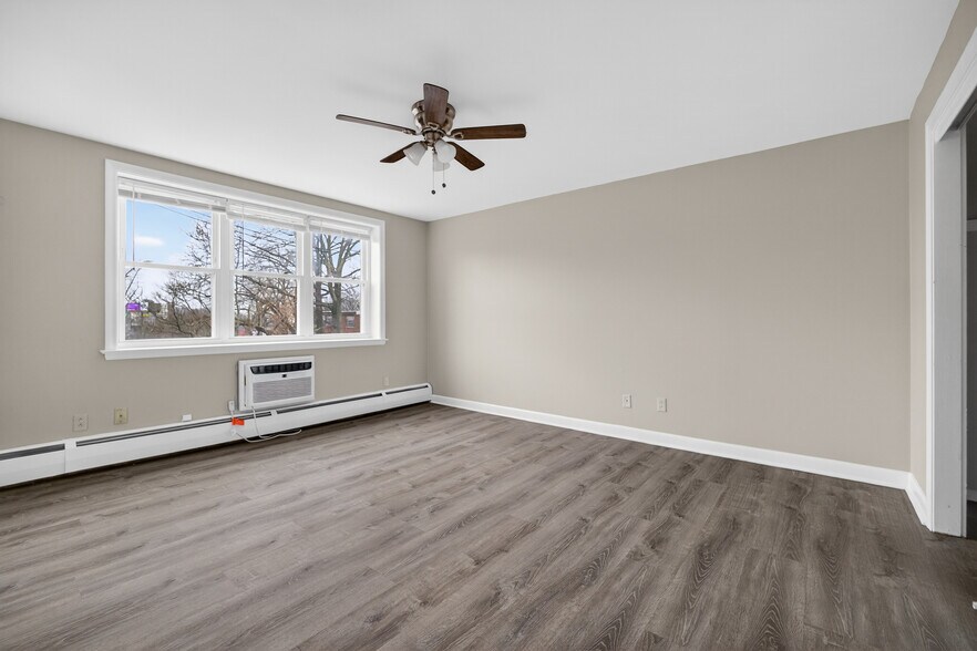 More Photos Of 27 Imlay St, Hartford Apartments For Sale