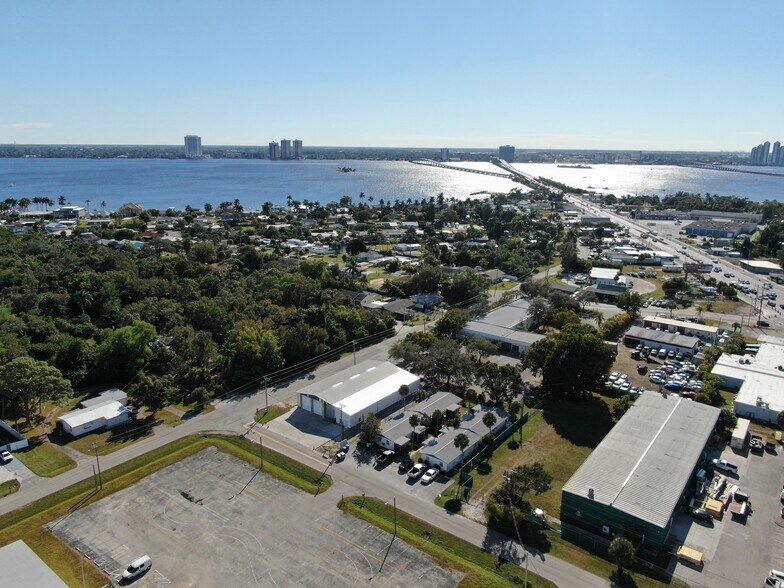 Primary Photo Of 40 Willis Rd, North Fort Myers Apartments For Sale