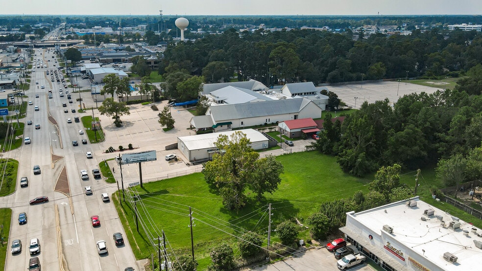 More Photos Of 409 Rayford Rd, Spring Freestanding For Sale