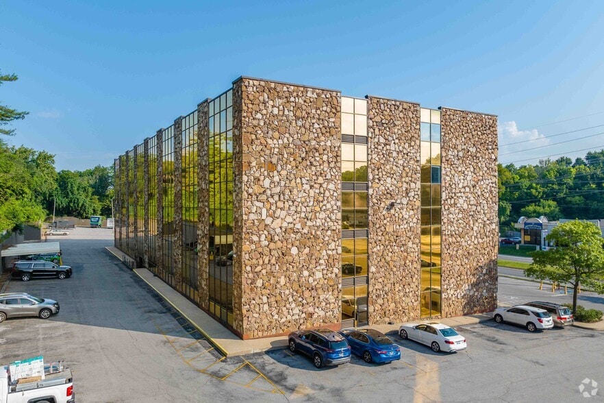 More Photos Of 1161 Murfreesboro Rd, Nashville Office For Lease