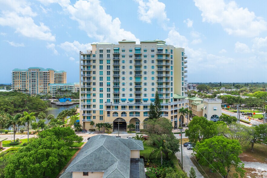 More Photos Of 300-488 N Federal Hwy, Boynton Beach Apartments For Lease