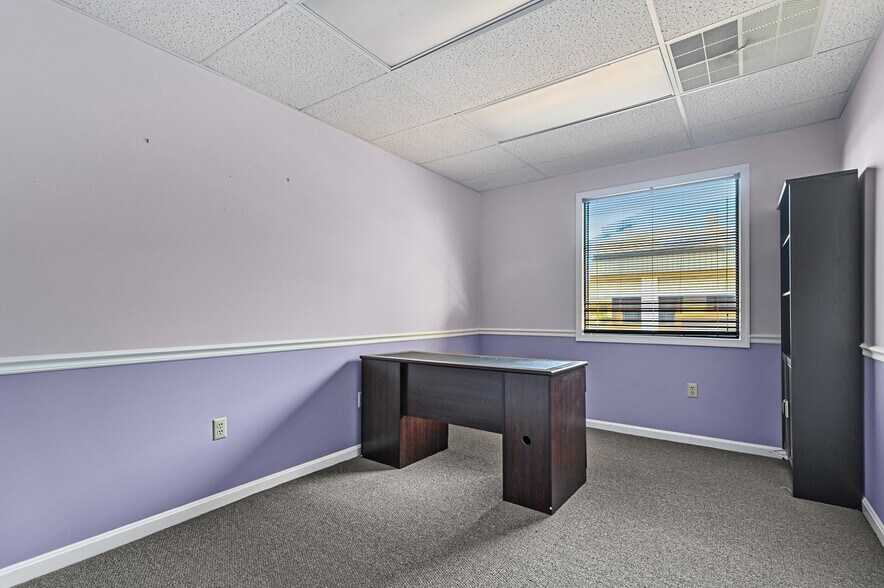 More Photos Of 838 Walker Sq, Dover Office For Sale