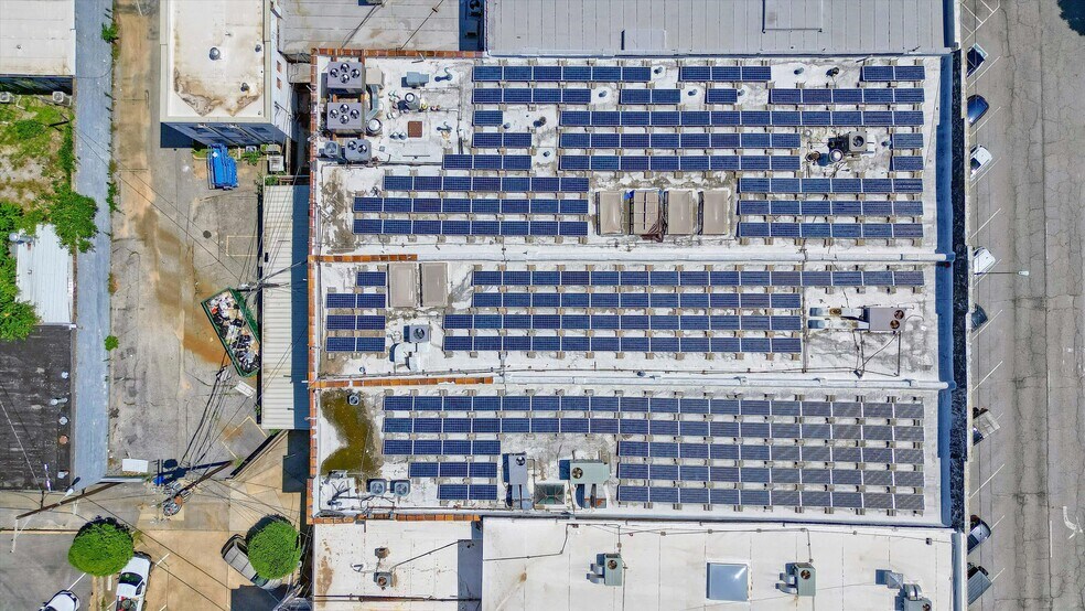 More Photos Of 115 S Travis St, Sherman General Retail For Sale