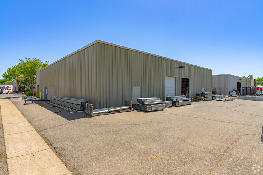 More Photos Of 4577 Skyway Dr, Olivehurst Warehouse For Sale