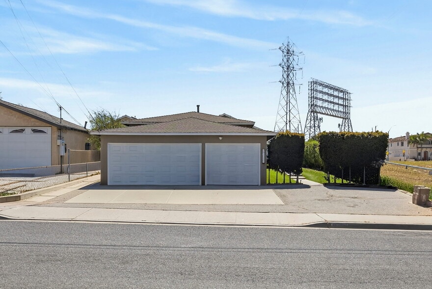 Primary Photo Of 2510 Carnegie Ln, Redondo Beach Apartments For Sale