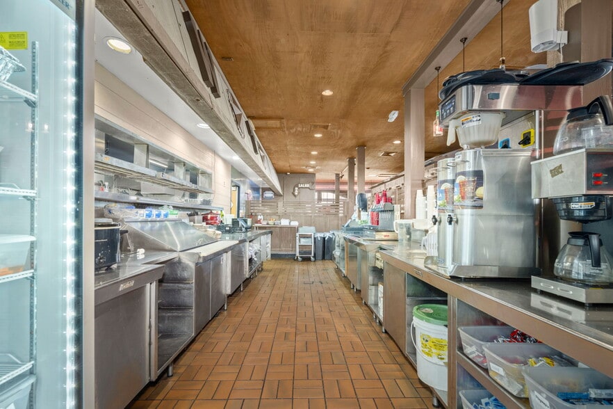 More Photos Of 413 Wilson Ave, Tullahoma Restaurant For Sale