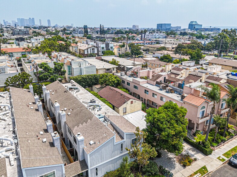 More Photos Of 1728 Granville Ave, Los Angeles Apartments For Sale