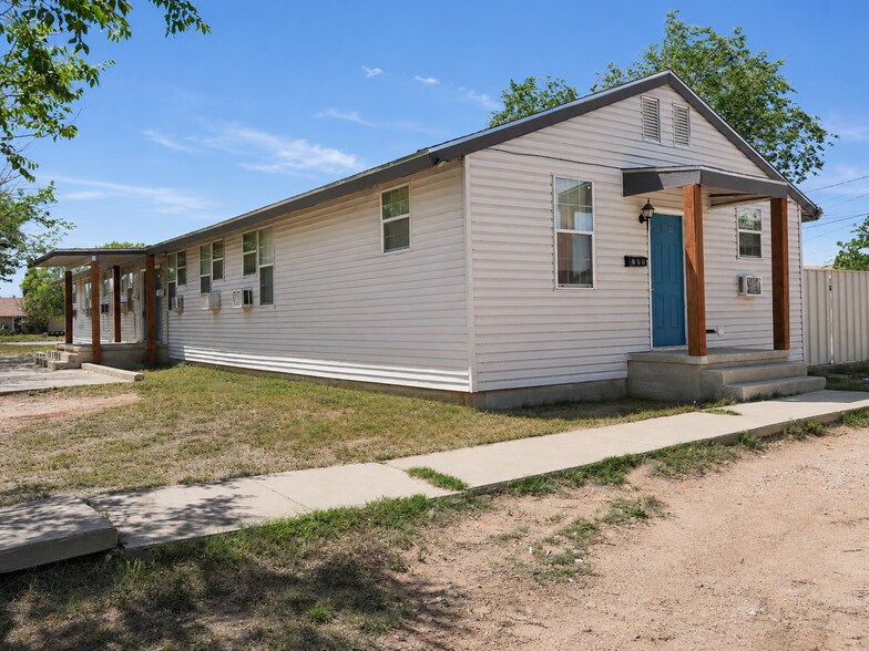 More Photos Of 2400 College Ave, Midland Apartments For Sale