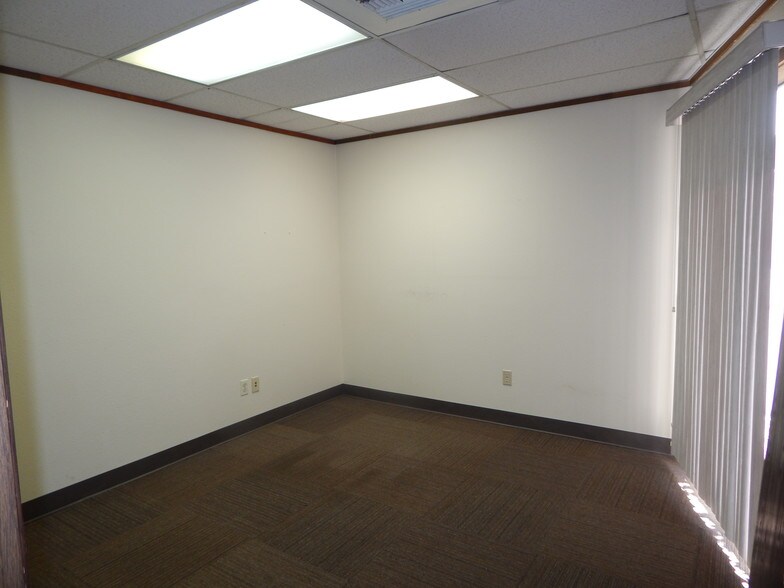 More Photos Of 6050 20th St E, Fife Office For Lease