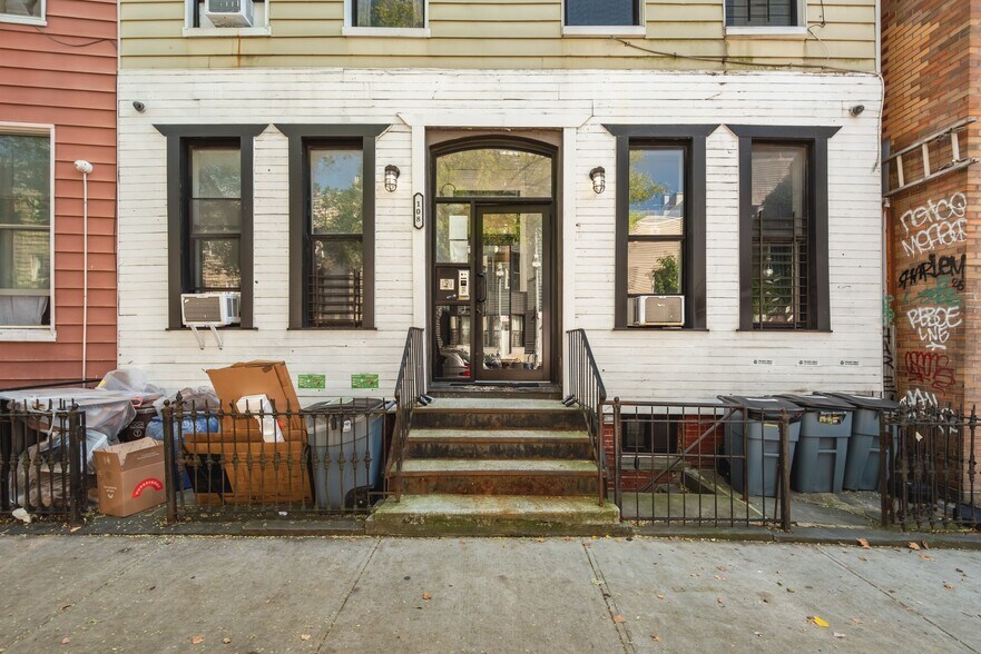 More Photos Of 108 Calyer St, Brooklyn Apartments For Sale