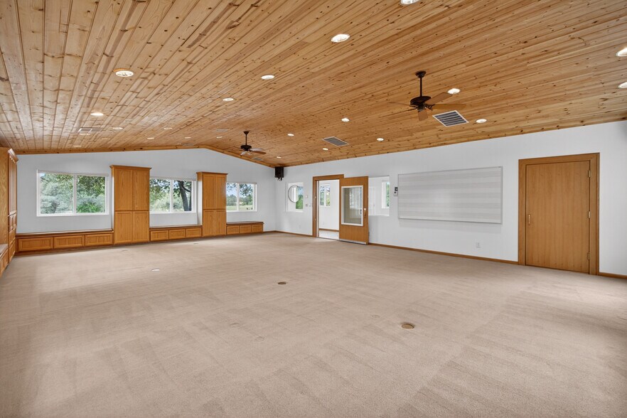 More Photos Of 8815 Tudsbury Rd, Loomis Office For Lease