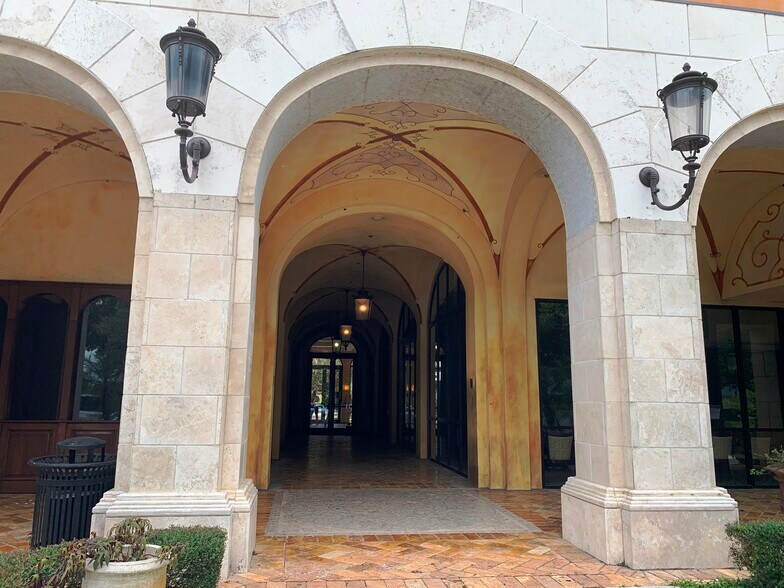 More Photos Of 2295 S Hiawassee Rd, Orlando Coworking Space
