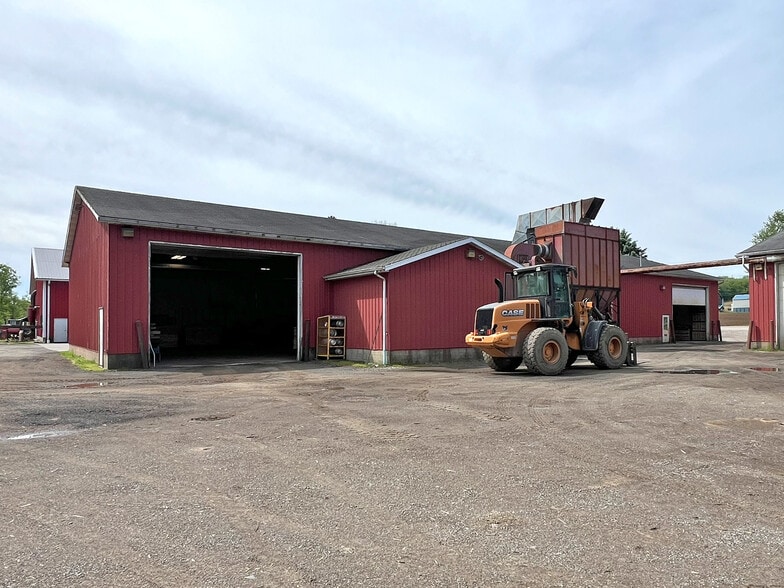 More Photos Of 9711 Perry Hwy, Waterford Warehouse For Sale
