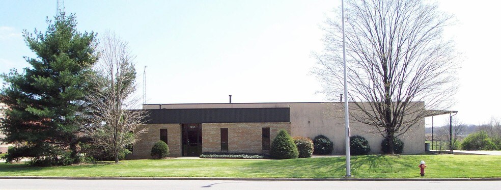 More Photos Of 644 Mainstream Dr, Nashville Service For Sale