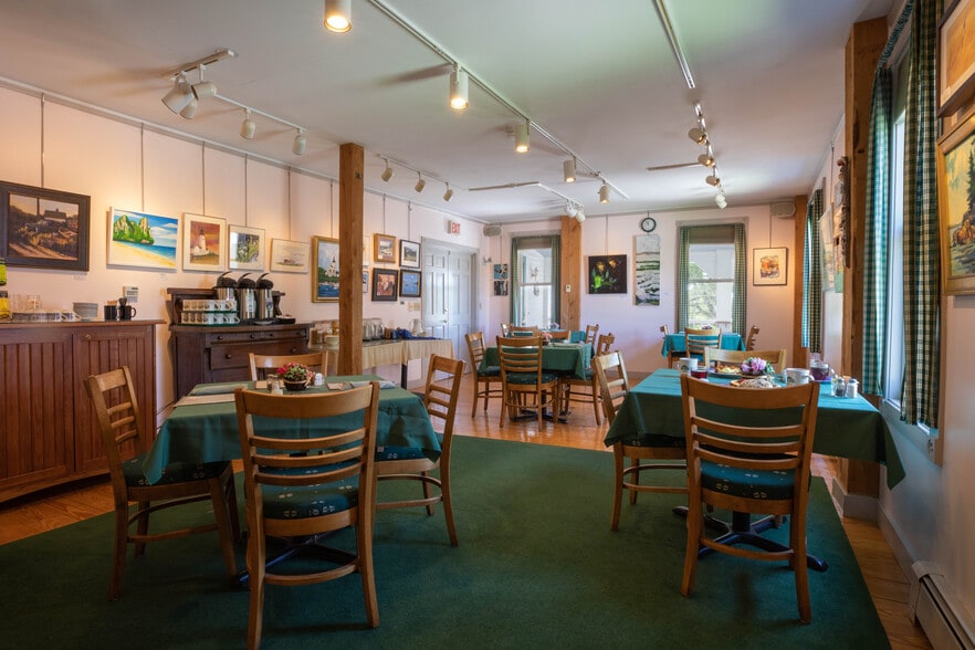 More Photos Of 11 Inn Rd, Hallowell Hospitality For Sale