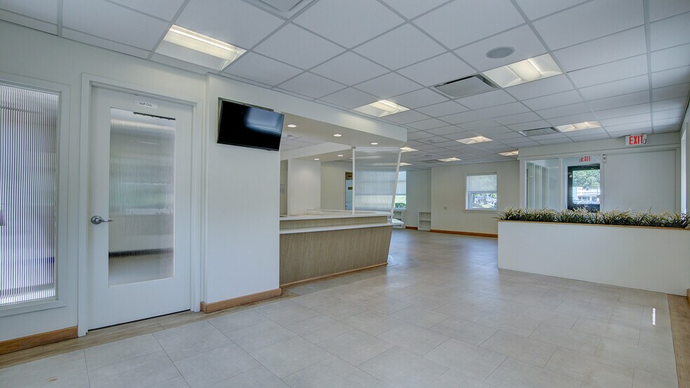 More Photos Of 2 Kings Hwy, Middletown Medical For Lease