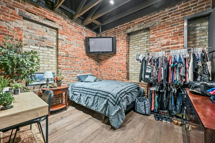 More Photos Of 130 N Main St, Mansfield Storefront Retail Office For Sale