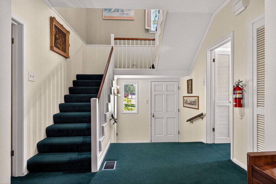 More Photos Of 800 Jefferson St, Kerrville Religious Facility For Sale
