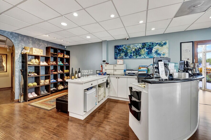 More Photos Of 3045 N Federal Hwy, Fort Lauderdale Storefront Retail Office For Lease