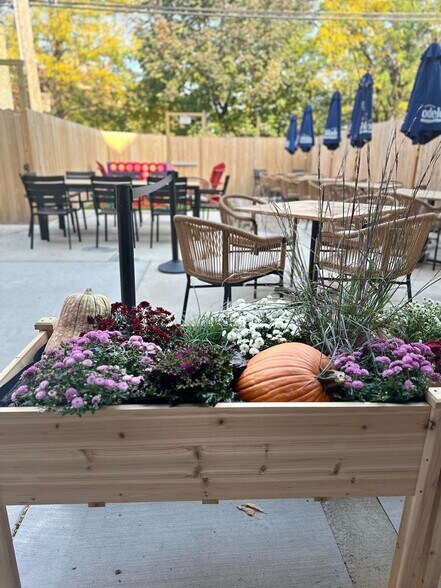 More Photos Of 1610 W North Ave, Chicago Storefront Retail Residential For Sale