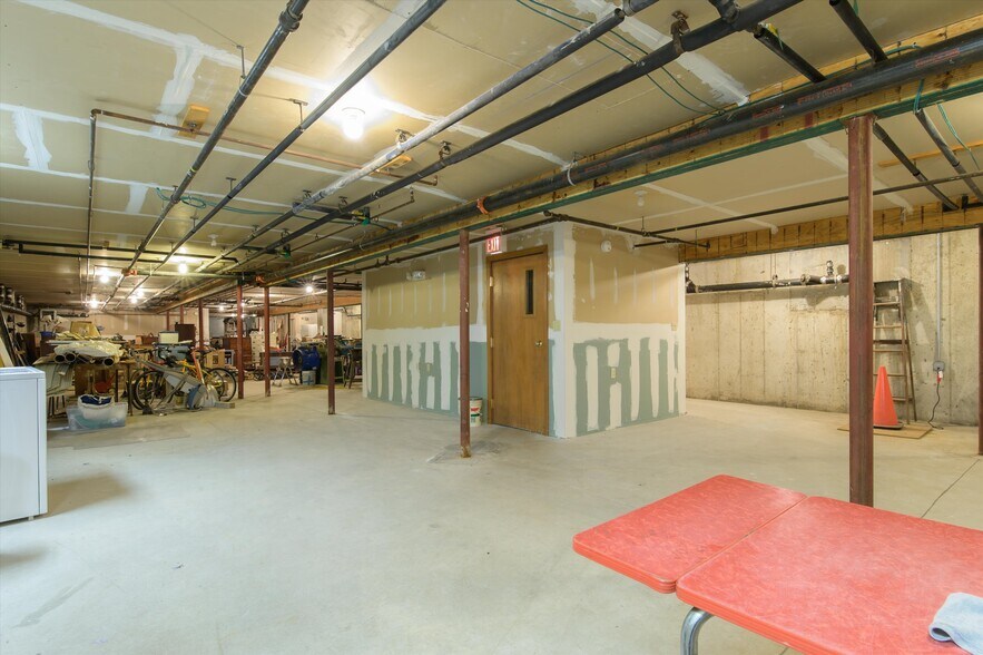 More Photos Of 156 Main St, Ludlow Office For Sale